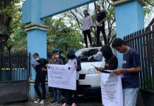 Demostran, Desak Kajari Makassar Tahan Pimpinan KSU Bina Duta, Tidak Setor Biaya Sewa 37 Kios Pasar Butung