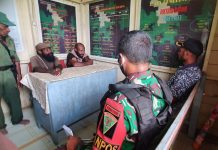 Personel TNI-AD dan Warga Tergabung Dalam Hansip Bekuk KKB, Amankan 5 Pucuk Senjata