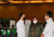 Presiden Jokowi Tinjau Kegiatan Vaksinasi COVID-19 di Kabupaten Bantul