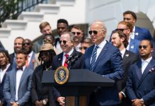 Kebijakan Vaksin Biden Terbukti Lebih Populer daripada yang Diharapkan GOP