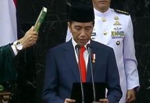Wacana Presiden 3 Periode, Jerry Tantang Jokowi Ritual Sumpah Keagamaan, di Bawah Kitab Suci
