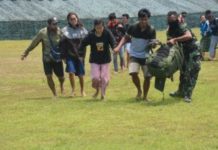 TNI-AD Evakuasi 20 Nakes dari Distrik Kiwirok