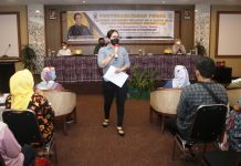 Sosper Kepemudaan, Debbie Rusdin Motivasi Warga Ujung Tanah Kembangkan Dunia Usaha