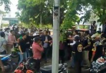 Bentrok, Video Detik detik Massa GMBI di Hadang Sekelompok Orang dari Rujab Bupati Sinjai