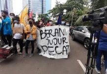 Aksi Demonstrasi di Gedung KPK, BEM SI dapat Lawan Tanding