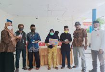 Kades Bontolohe Salurkan BLT kepada KPM, Andi Harianti: Nilainya Rp300 ribu Bersumber dari Dana Desa