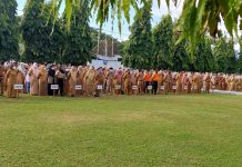 ASN Bulukumba Apel Gabungan untuk Pertama Kali Sejak Pandemi COVID-19 FOTO: Aparatur Sipil Negara (ASN) saat Apel untuk kali pertamanya sejak masa pandemi COVID-19. Senin, (4/10)