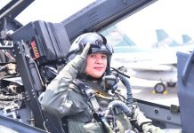 Jajal Jet Tempur Jenis T-50i Golden Eagle, Puan Maharani Raih Wing Penerbang pada Momen HUT ke-76 TNI Ketua DPR RI Dr. (H.C) Puan Maharani dalam Upacara penyematan Wing Kehormatan Penerbang Kelas I dipimpin langsung Panglima TNI Marsekal Hadi Tjahjanto di Pangkalan Udara TNI AU Halim Perdanakusumah, Jakarta, Selasa (5/20/2021). Foto: Eno/Man