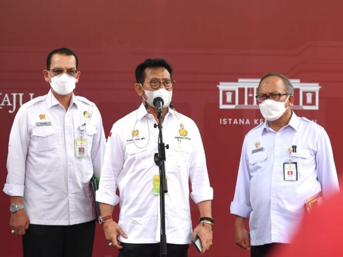 FOTO: Mentan Syahrul Yasin Limpo memberikan keterangan pers usai Rapat Terbatas mengenai Penguatan Ekosistem Pangan, Rabu (06/10/2021) siang, di Istana Merdeka, Jakarta. (Foto: BPMI Setpres/Rusman)