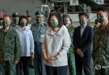 Presiden Tsai Ing-wen: Taiwan Tidak Mencari Konfrontasi Militer dengan China FOTO: Presiden Taiwan Tsai Ing-wen (Baju Putih)