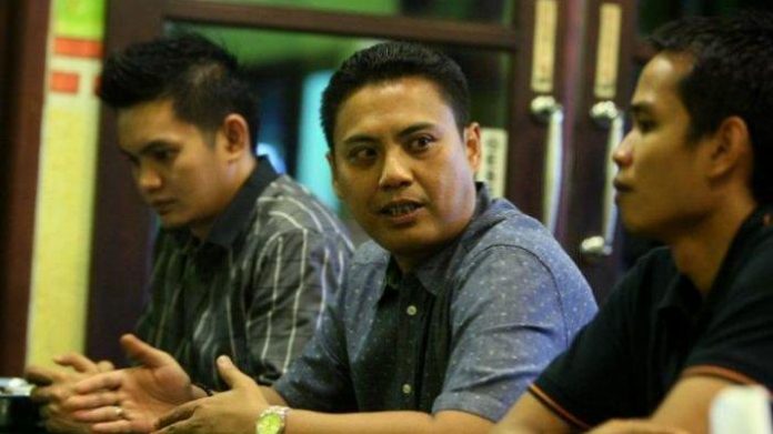 FOTO: Wakil Ketua Komisi V DPR RI Andi Iwan Darnawan Aras, (Tengah) yang juga Ketua DPD Partai Gerindra Sulawesi Selatan.
