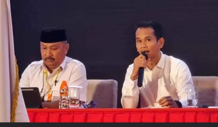 FOTO: Kanan Harmansyah, Ketua Bappilu Gerindra Sulawesi Selatan dan H. Patudangi Wakil Ketua DPRD Bulukumba  saat memimpin Rapat Rakorda DPD Partai Gerindra Sulsel yang dihelat di Hotel Four Points by Sheraton, Jalan Andi Djemma, Makassar, Sabtu (9/10/2021) malam.