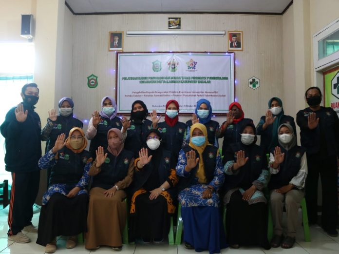 Pelatihan Kader Pengawas Menelan Obat (PMO) Penderita Tuberkulosis di Kecamatan Pattallassang Kabupaten Takalar