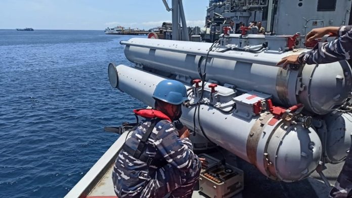 FOTO: Latihan Peperangan Anti Kapal Selam (AKS) tersebut dilaksanakan oleh KRI Malahayati-362 untuk melatih prajurit KRI Malahayati-362 sebagai langkah antisipatif. 