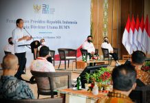 Presiden Minta BUMN Go Global, Adaptasi Teknologi Secepatnya FOTO: Pengarahan Presiden Joko Widodo kepada para direktur utama BUMN, di Ballroom Hotel Meruorah Komodo, Kabupaten Manggarai Barat, Nusa Tenggara Timur, Kamis (14/10/2021). (Foto: BPMI Setpres/Laily)
