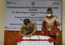 Dukung Program Smart City, Pemkab Bulukumba Jalin Kerja Sama Dengan BNI FOTO: Bupati Muchtar Ali Yusuf saat mendatangani Program Smart City, Pemkab Bulukumba dengan PT. BNI