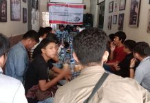 Dua Tahun Kepemimpinan Jokowi- Ma’ruf, Pemuda dan Tokoh Agama Sulsel Nilai Sukses Membawa Perubahan FOTO: Kegiatan diskusi publik oleh lembaga Focus Group Discussion (FGD) Dua Tahun Kepemimpinan Jokowi- Ma'ruf Amin, bertempat di Warkop Kongkow Jl. Sultan Alauddin kota Makassar. Rabu, (20/10/2021)