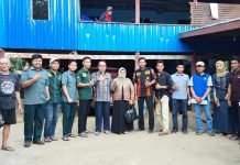 Ketua Pengadilan Agama Bone Kunjungi Desa Tapong FOTO: Kepala Desa Tapong Ridwan, S.Pd, MM saat mendampingi Kepala Pengadilan Agama Bone, Dra. Nur Alam Syaf, S.H., MH