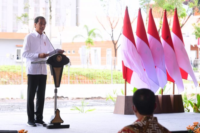 FOTO: Presiden Joko Widodo atau Jokowi meresmikan pabrik CPO (Crude palm Oil), kelapa sawit milik PT Jhonlin Group di Kabupaten Tanah Bumbu, Provinsi Kalimantan Selatan. Kamis, (21/10)