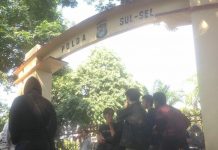 AKSI JILID IV, Aliansi Kader HMI Cabang Makassar: Penjarakan 13 Tersangka Kasus Korupsi RS BATUA FOTO: Massa aksi yang tergabung dalam Aliansi Kader HmI Cabang Makassar kembali menggelar aksi demonstrasi untuk yang keempat kalinya, Kamis (21/10) Mendesak Kepada Polda Sulsel