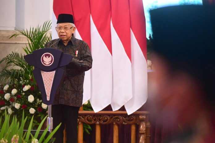 FOTO: Wapres Ma’ruf Amin saat memberikan sambutan pada Peringatan Hari Santri Nasional Tahun 2021 dan Peluncuran Logo Baru MES, Jumat (22/10/2021), di Istana Negara, Jakarta. (Foto: BPMI Setpres/Rusman)