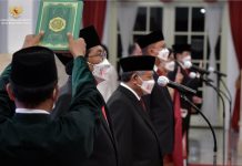 Presiden Jokowi Lantik Duta Besar untuk Negara Sahabat, ini 17 Nama Dubes RI FOTO: Presiden Joko Widodo melantik 17 Dubes LBBP RI untuk sejumlah negara sahabat, Senin (25/10/2021) pagi, di Istana Negara, Jakarta.