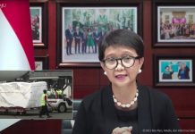 Indonesia Kembali Menerima 684.400 Dosis Vaksin COVID-19 AstraZeneca dari Selandia Baru FOTO: Menlu Retno Marsudi dalam keterangan persnya menyambut kedatangan vaksin COVID-19 AstraZeneca dukungan dari Selandia Baru, Senin (25/10/2021) sore, secara virtual. (Sumber: Tangkapan Layar YouTube Sekretariat Presiden)