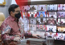 Pemerintah Tengah Mewaspadai Varian Baru Corona AY.4.2 dari Inggris FOTO: Seskab Pramono Anung mengikuti Ratas yang dipimpin oleh Presiden Joko Widodo mengenai Evaluasi PPKM, Senin (25/10/2021) sore. (Foto: Humas Setkab/Oji)