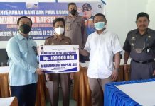 Reses di Selayar, Rapsel Ali Serahkan Bantuan Peningkatan Jalan Tani untuk Desa Kalepadang FOTO: Anggota DPR RI Rapsel Ali melakukan Reses di Kepulauan Selayar. Kegiatan berpusat di Desa Kalepadang, Kecamatan Bontosikuyu didampingi langsung oleh Wakil Bupati Kepulauan Selayar, H. Saiful Arif.