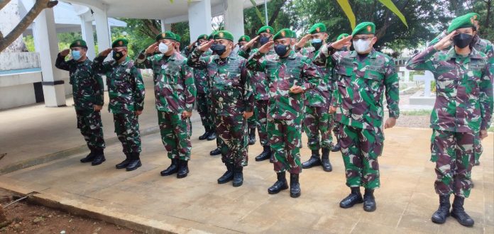 FOTO: Kegiatan tradisi ziarah ke TMP Panaikang Makassar. Selasa, (26/10)