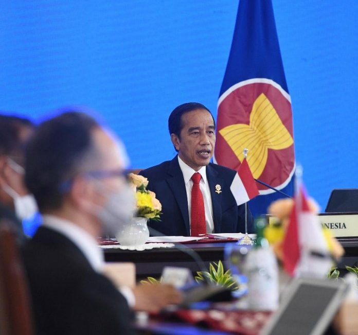 FOTO: Presiden Joko Widodo saat menghadiri KTT ke-22 ASEAN-Republik Korea secara virtual, dari Istana Kepresidenan Bogor, Jawa Barat, Selasa (26/10/2021). (Foto: BPMI Setpres/Lukas)