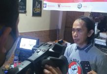 RT-RW Demo, Arqam: Emangnya RT-RW OPD nya Wali Kota Makassar? FOTO: Dr. Arqam Azikin, KorNas Komunitas Forum Bela Negara (FBN) Indonesia usai menghadiri dialog interaktif. Kamis, (28/10)