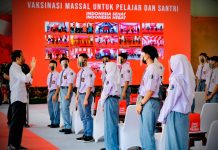 Penanganan COVID-19 Baik, CDC AS Kategorikan Indonesia Masuk Zona Hijau FOTO: Presiden Jokowi saat menghadiri kegiatan vaksinasi bagi pelajar dan santri beberapa waktu lalu.