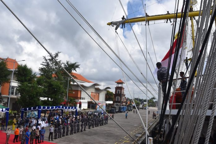 FOTO: KRI Bima Suci menjalani Etape pelayaran terakhir, ke-13 menuju Pangkalan Surabaya setelah tiga hari berlabuh di Pelabuhan Benoa, Bali, Minggu (31/10).