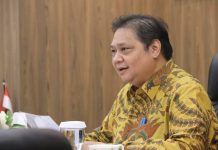Ketum PPK Kosgoro 1957 Mulai Sosialisasikan Airlangga Hartarto Sebagai Capres FOTO: Dr. Ir. Airlangga Hartarto, M.B.A., M.M.T., IPU. Menteri Koordinator Bidang Perekonomian Indonesia periode 2019-2024 pada Kabinet Indonesia Maju Presiden Joko Widodo-K.H Ma'ruf Amin dan Ketua Umum Partai Golkar.