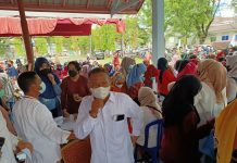 Warga Antusias Ikuti Kegiatan Vaksinasi yang Digelar DPC Gerindra Pangkep FOTO: Kegiatan vaksinasi yang digelar DPC Partai Gerindra Pangkep. Jumat, (29/10)