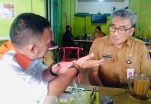 Imran Jauzi dan BAK Sambut HGN, Pesan Empat Kekuatan Inspiratif pada Guru FOTO: Tokoh Literasi Bachtiar Adnan Kusuma berdiskusi terkait Hari Guru Nasional bersama Plt. Kepala Dinas Pendidikan Sulsel, Ir.H. Imran Jauzi, M.Pd., Kamis 4 November 2021 di bilangan Jl. Cendrawasih, Makassar