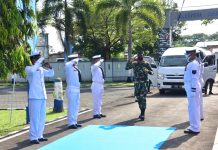 Pangkoarmada II Didampingi KDJA II Laksanakan Kunker Ke Lanal Cilacap FOTO: Panglima Koarmada II Laksda TNI Iwan Isnurwanto saat kunjungan kerja ke Lanal Cilacap jajaran Koarmada II yang disambut langsung oleh Danlanal Cilacap Kolonel Laut (PM) Sugeng Subagyo beserta Istri, pada Kamis (4/11).