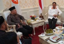 DPP Wahdah Islamiyah Temui Wakil Ketua DPRD Sulsel Jelang Muktamar IV Wahdah Islamiyah FOTO: Wakil ketua DPRD Sulsel Muzayyin Arif Organisasi Masyarakat (Ormas) Islam Wahdah Islamiyah berkunjung ke Kantor DPRD Provinsi Sulawesi Selatan, Jum'at (5/11).