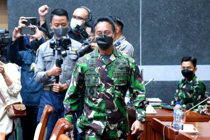 FOTO: Calon Panglima TNI Andika Perkasa saat memasuki ruang Komisi I DPR RI Foto: Arief/Man