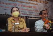 Sosper Perda Kepemudaan, Debbie Rusdin Hadirkan Ketua DPRD Makassar, Rudianto Lallo dan Ketum HIPMI Sulsel FOTO: Kiri Andi Debbie Purnama Rusdin anggota DPRD Sulsel dari Fraksi Golkar, Kanan Ketua DPRD Makassar, Rudianto Lallo, Sosialisasi penyebarluasan Perda provinsi Sulawesi Selatan, nomor 3 tahun 2018, tentang pembangunan kepemudaan di hotel Ramayana Jl. Gunung Bawakaraeng No 121 Makassar, Sabtu (06/11/2021).