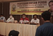 Era Teknologi, Legislator Golkar Debbie Rusdin Ingatkan Pemuda Terus Berinovasi FOTO: Sosper Kepemudaan, Legislator Golkar Debbie Rusdin, Sosialisasi bersama warga Kecamatan Wajo itu berlangsung, di Hotel Miko Jl. Banda No 37 Makassar, Minggu (07/11/2021).