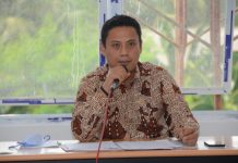 Andi Iwan Aras Beri Perhatian Khusus Pembangunan Rusun Bagi ASN FOTO: Wakil Ketua Komisi V DPR RI Andi Iwan Darmawan Aras saat memimpin kunjungan kerja spesifik Komisi V DPR RI meninjau Rusun ASN di Citeureup, Kabupaten Bogor, Jawa Barat, Kamis (4/11/2021). Foto: Hira/Man