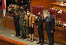 Menjabat Hanya Setahun, Puan Maharani Harap Jenderal Andika Kerja Maksimal FOTO: Ketua DPR RI Dr. (H.C.) Puan Maharani usai menyetujui Jenderal Andika sebagai Panglima TNI dalam Rapat Paripurna DPR di Gedung Nusantara II, Senayan, Jakarta, Senin (8/11/2021). Foto: Runi/nvl
