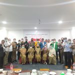 WR 3 UNM Hadiri Rapat Koordinasi Tim Terpadu Penanganan Konflik Sosial Sulawesi Selatan FOTO: Badan Kesatuan Bangsa dan Politik (Kesbangpol) Provinsi Sulawesi Selatan menggelar Rapat Koordinasi Tim Terpadu Penanganan Konflik Sosial Sulawesi Selatan, di Royal Bay hotel, Jl. Sultan Hasanuddin No. 24 Makassar, pada Selasa (9/11/2021).