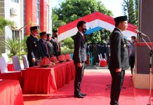 Bupati Bulukumba Pimpin Upacara Peringatan Hari Pahlawan Ke 76 FOTO: Bupati H. A. Muchtar Ali Yusuf bertindak selaku Inspektur upacara di ikuti Wabup H. A. Edy Manaf S.Sos, para Pimpinan DPRD Bulukumba, unsur Forkopimda, para Kepala OPD, para Veteran, dan para Pejabat Lingkup Pemkab Bulukumba. Rabu, (10/11)