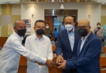 Syarif Abdullah Gantikan Rusdi Sebagai Wakil Ketua Banggar DPR RI FOTO: Wakil Ketua DPR RI Koordinator Bidang Ekonomi dan Keuangan (Korekku) Sufmi Dasco Ahmad melantik Anggota DPR RI Syarif Abdullah Alkadrie sebagai Wakil Ketua Badan Anggaran (Banggar) DPR RI. Syarif menggantikan rekannya dari Fraksi NasDem DPR RI, Rusdi Masse Mappasessu. Foto : Yoga/mr