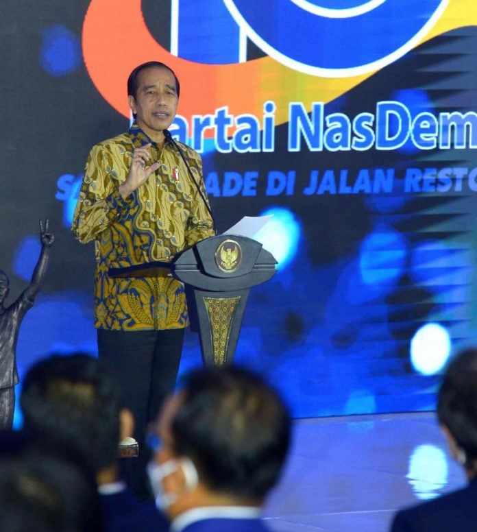 FOTO: Presiden Jokowi saat memberi sambutan pada Perayaan Hari Ulang Tahun ke-10 Partai Nasdem Tahun 2021, Kamis (11/11/2021) siang. (Foto: BPMI Setpres/Kris)