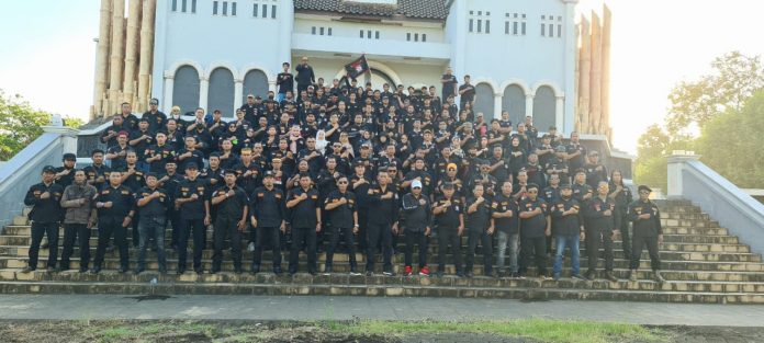 FOTO: Pengurus dan Anggota Laskar Sinri'jala Makassar