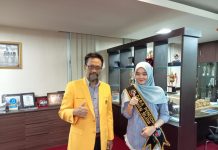 Raih Juara 1 Dara Pendidikan Sulsel, ini Pesan WR 3 UNM ke Noor Aura Early Erlangga FOTO: Wakil Rektor bidang Kemahasiswaan dan Alumni UNM, Prof. Dr. Sukardi Weda, saat mendampingi Mahasiswa Jurusan Administrasi Negara FISH Universitas Negeri Makassar (UNM) Meraih Juara 1 Dara Pendidikan Sulawesi Selatan.